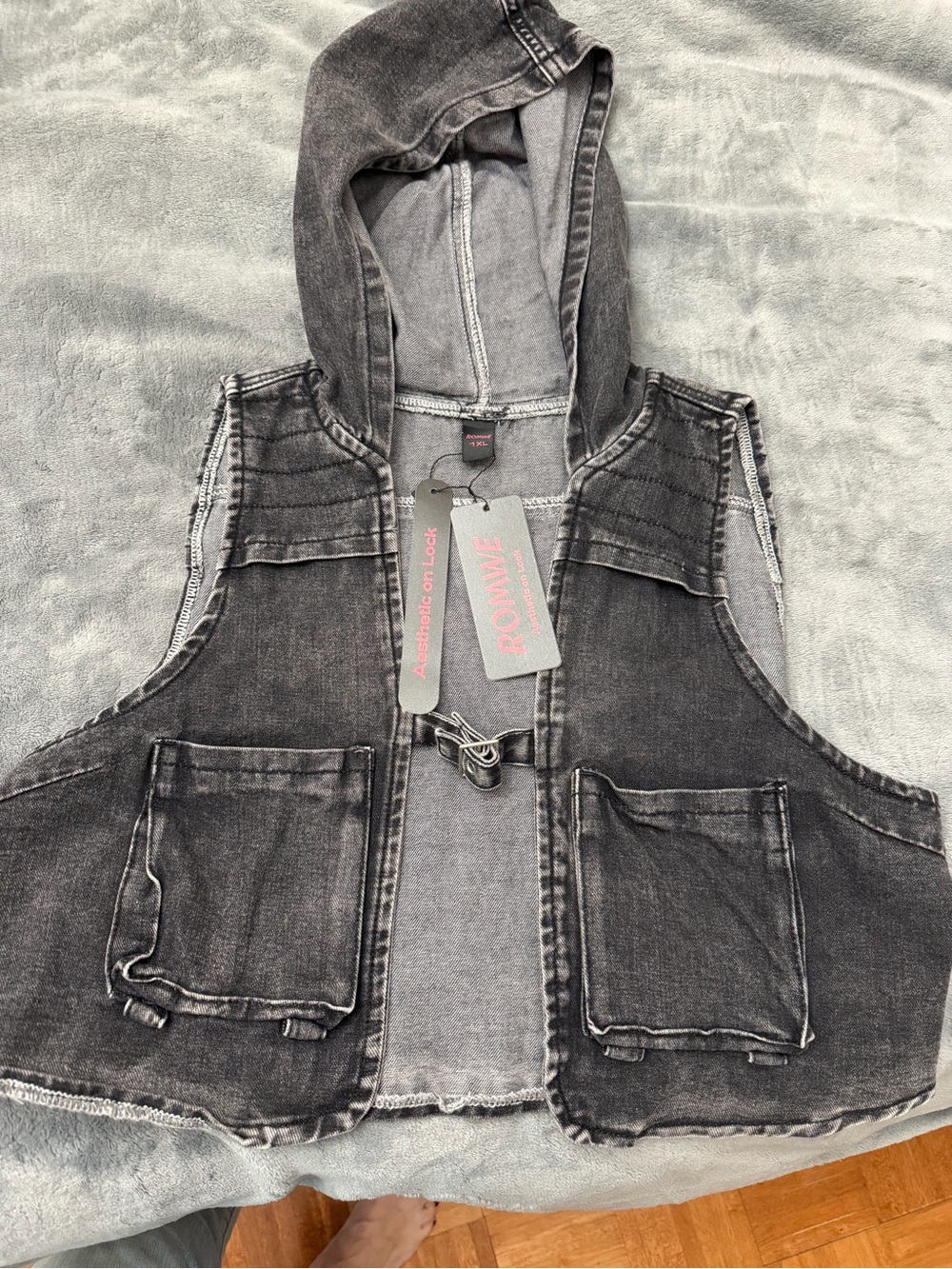 ROMWE Hooded Denim Vest - Gray